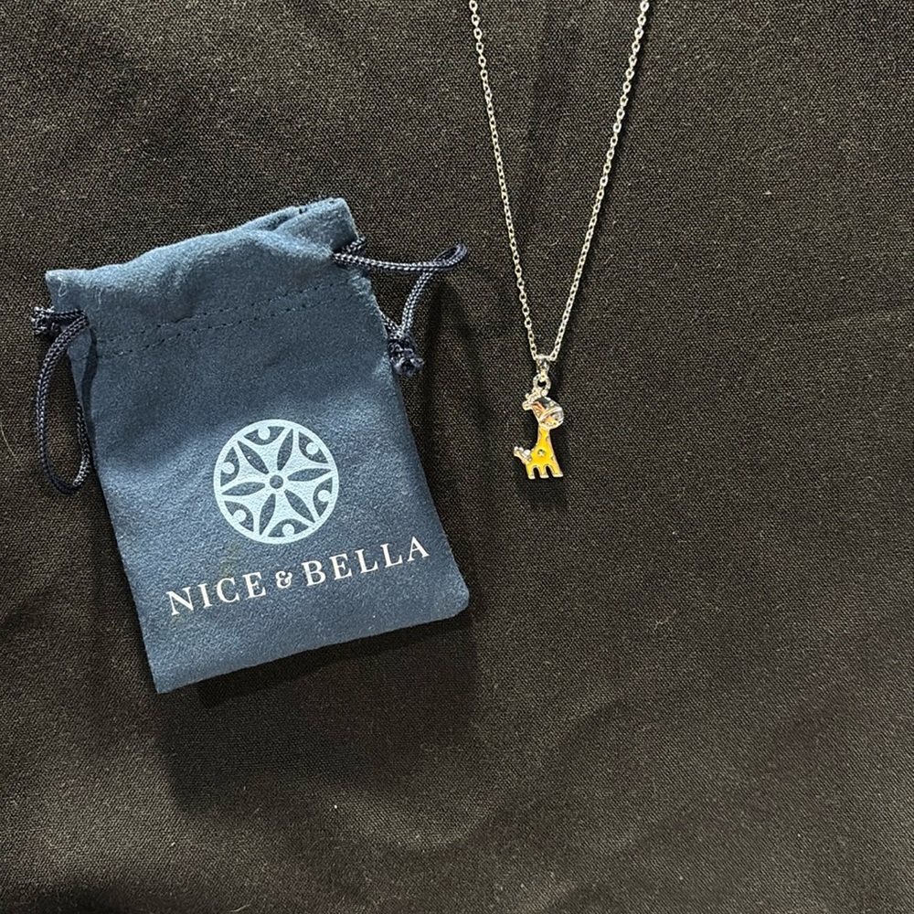 Kids Giraffe Necklace - Nice & Bella